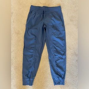 EUC lululemon studio dance mid-rise womens jogger size 10 ink blue